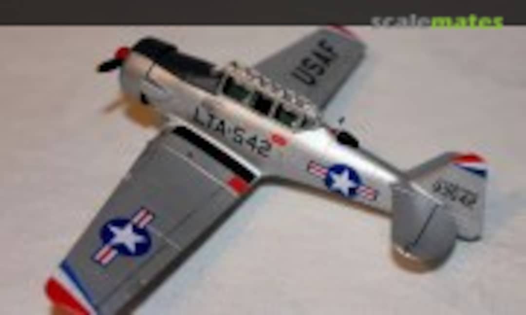 North American T-6G Texan 1:72