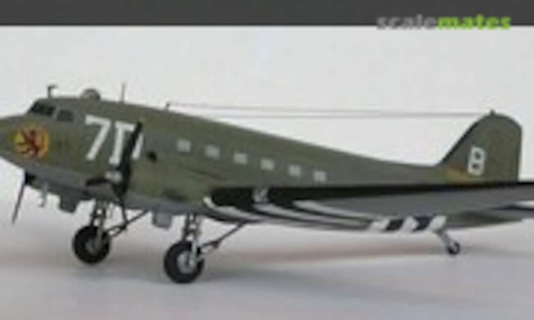 Douglas C-47 Dakota 1:144