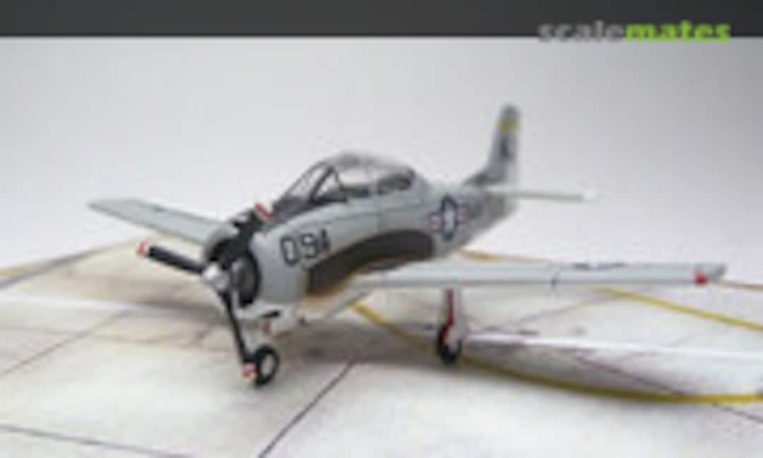 North American T-28B Texan 1:144