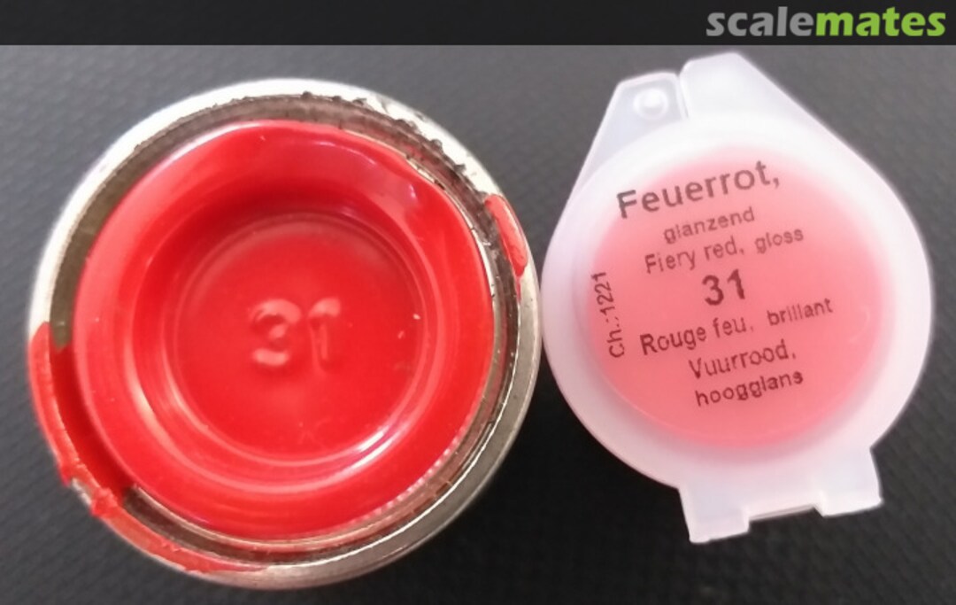 Boxart Fiery Red - RAL 3000 32131 Revell Color