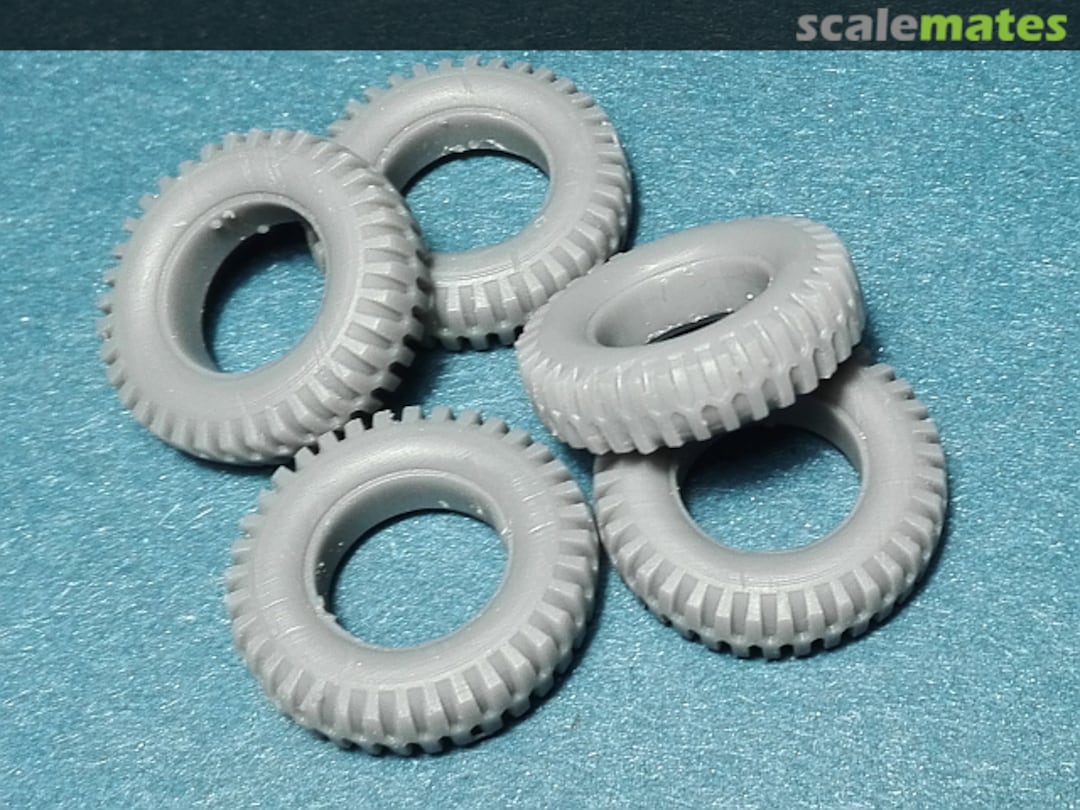 Boxart Land Cruiser 7.50 Military Pattern Tyres W35008 Minor Boxart Land Cruiser 7.50 Military Pattern Tyres W35008 Minor