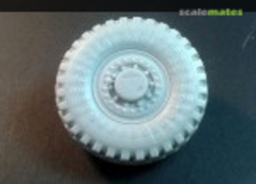 Boxart M 1240 M-ATV Road wheels RE35-437 Panzer Art Boxart M 1240 M-ATV Road wheels RE35-437 Panzer Art