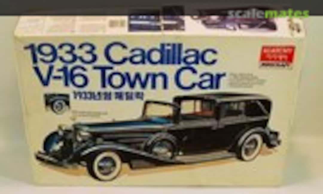 1:16 1933 Cadillac V16 Town Car (Academy/Minicraft 1519) 1519