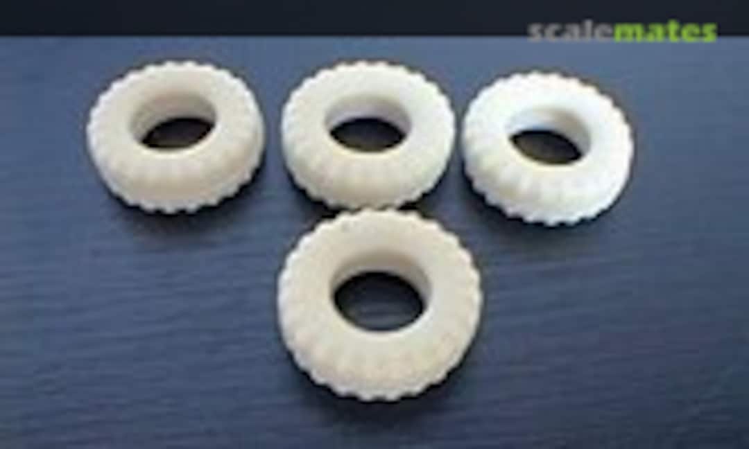 1:35 Tires BRDM-2 (4pcs) (PanzerShop PS35A305) PS35A305