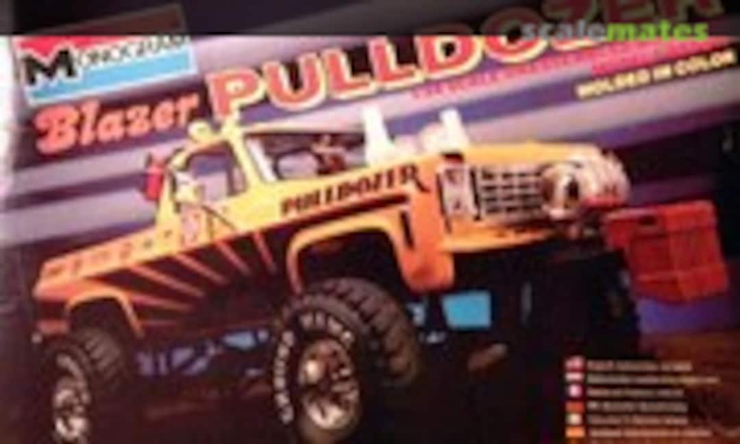 1:24 Blazer Pulldozer (Monogram 2295)
