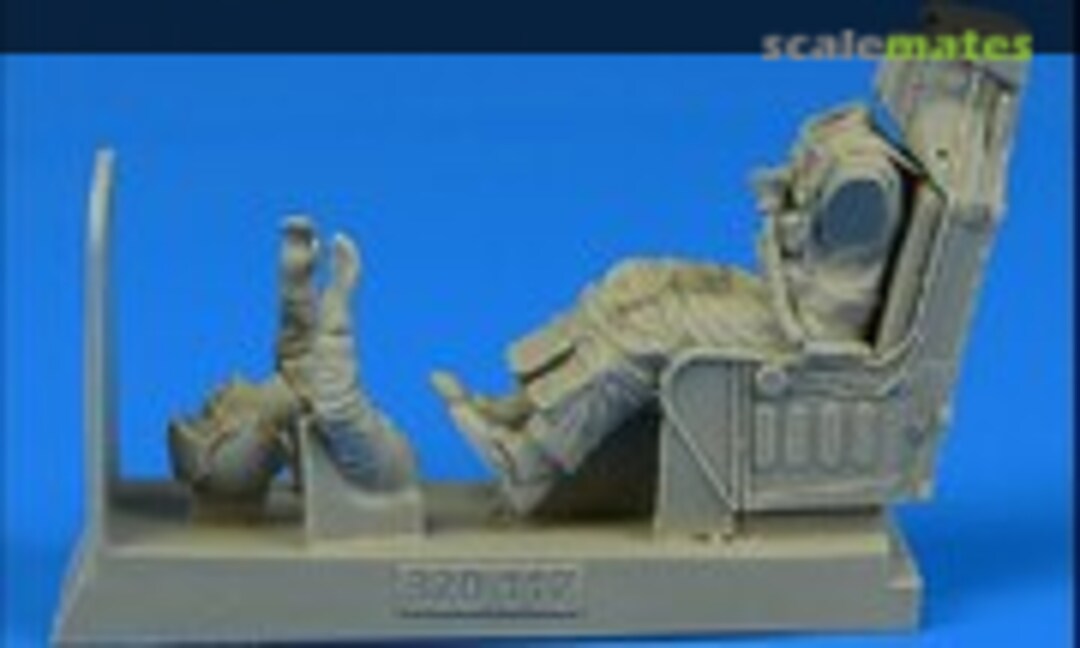 1:32 US Navy Pilot for A-4 with ejection seat - Trumpeter / Hasegawa - (Aerobonus 320 112) 320 112