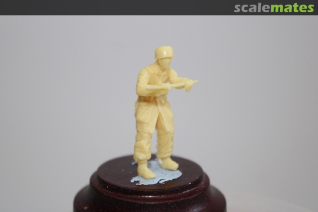 Boxart Deutscher Fallschirmjäger No 3 gehend mit Gewehr NWF 014 Nordwind Boxart Deutscher Fallschirmjäger No 3 gehend mit Gewehr NWF 014 Nordwind