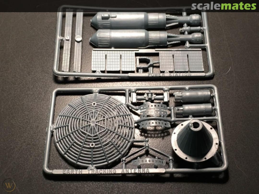 Boxart Earth Satellite, Power Station, and Earth Tracking Antenna R and L Boxart Earth Satellite, Power Station, and Earth Tracking Antenna R and L