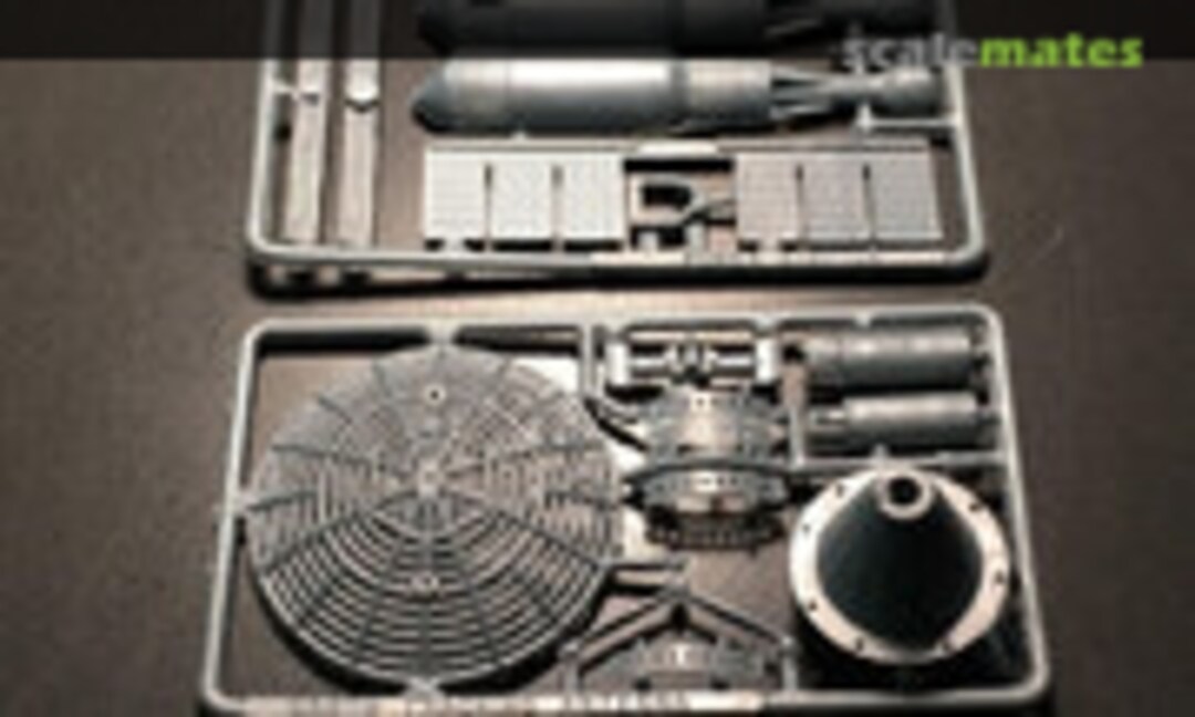 No Earth Satellite, Power Station, and Earth Tracking Antenna (R and L )