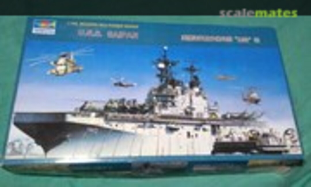 1:700 U.S.S. Saipan (Trumpeter 03102)