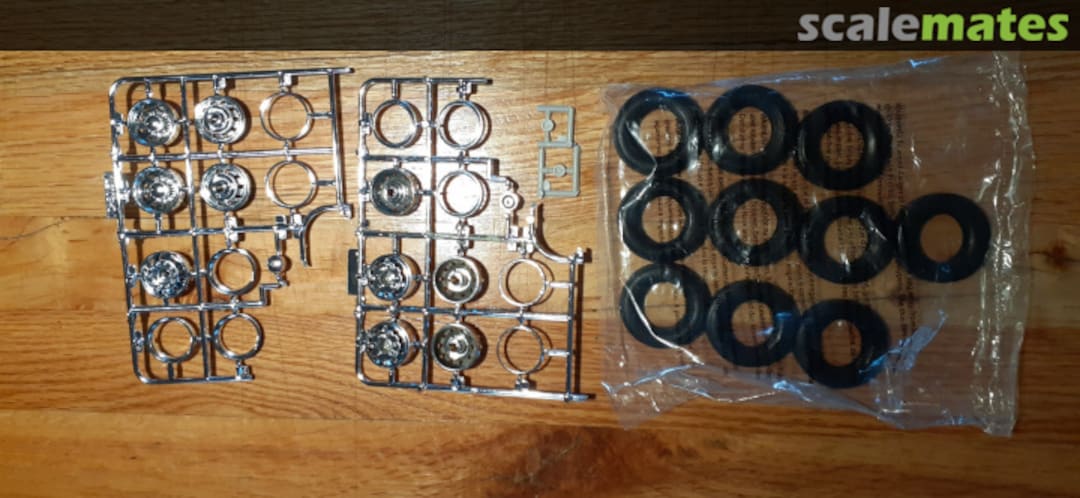 Contents Big Rig Wheel and Tire Set 1010 Moebius Models Contents Big Rig Wheel and Tire Set 1010 Moebius Models