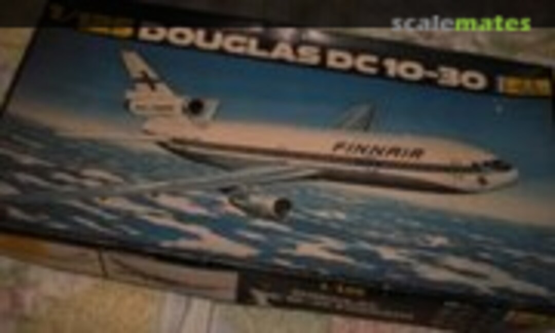 1:125 Douglas DC 10-30 (Heller 80466)