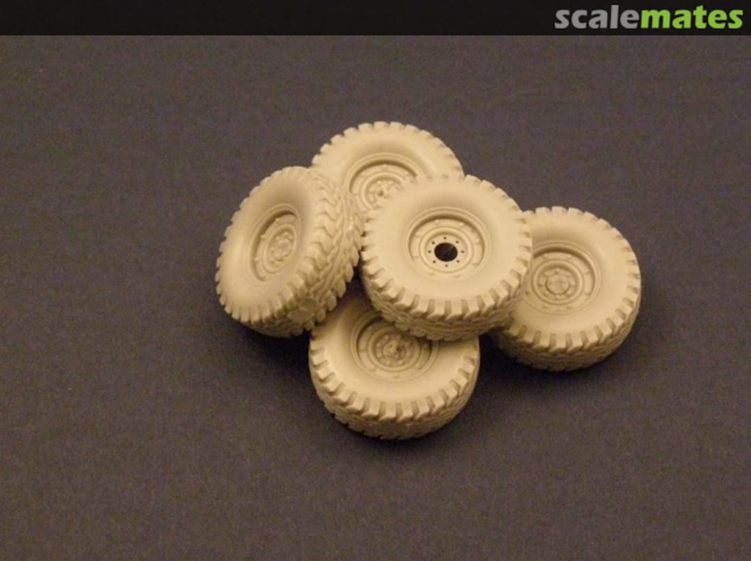 Boxart Road Wheels with spare for HUMVEE RE35-075 Panzer Art Boxart Road Wheels with spare for HUMVEE RE35-075 Panzer Art