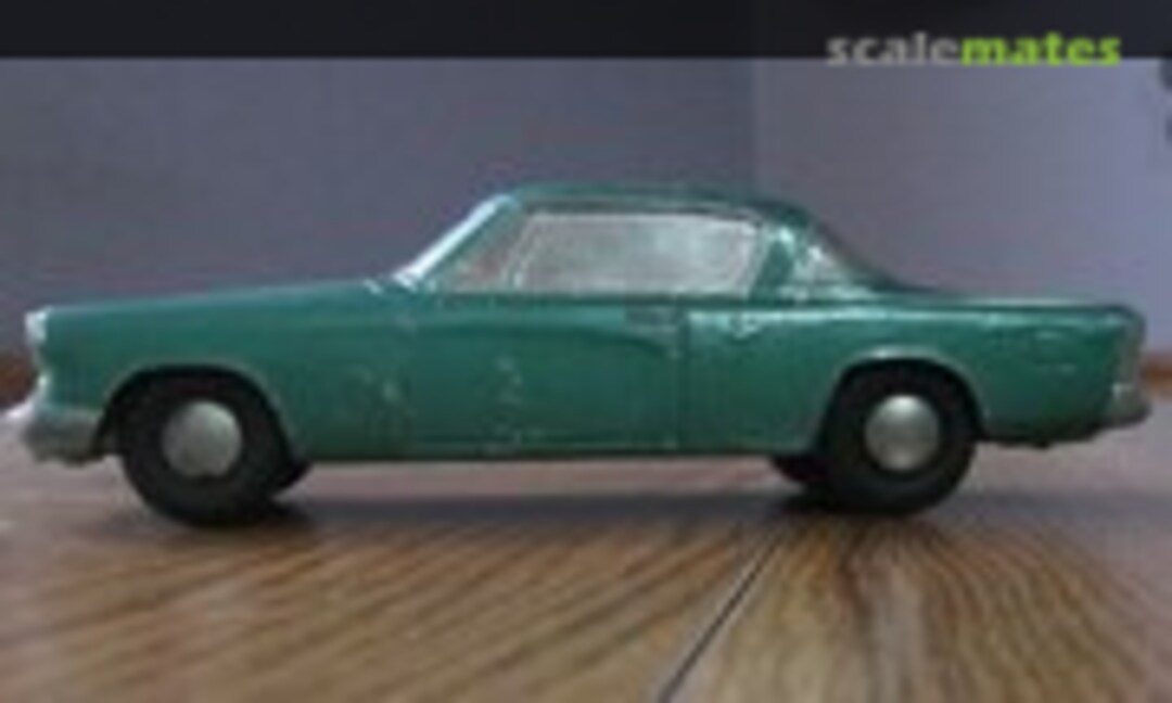 1:25 1953 Studebaker Starliner Coupe (Banthrico  )