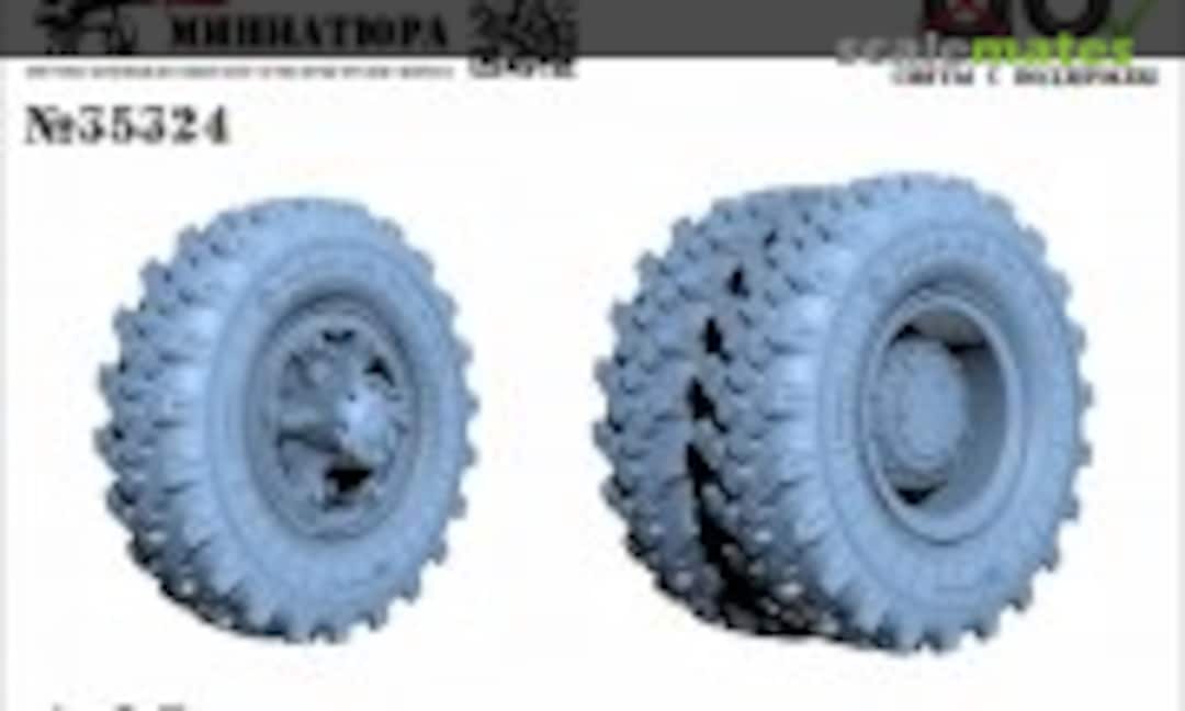 1:35 MAZ-509 Wheel with M-93 Tyre (Military Miniature 35324) 35324