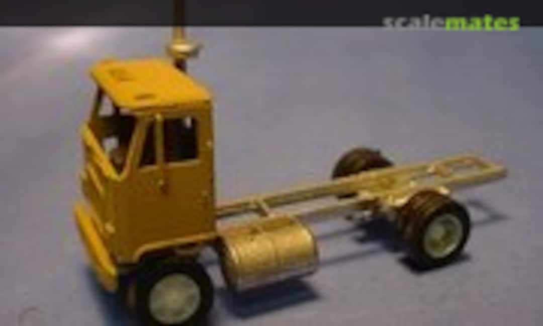 1:87 GMC ASTRO TRACTOR W/24' TRAILER (Alloy Forms 3134)