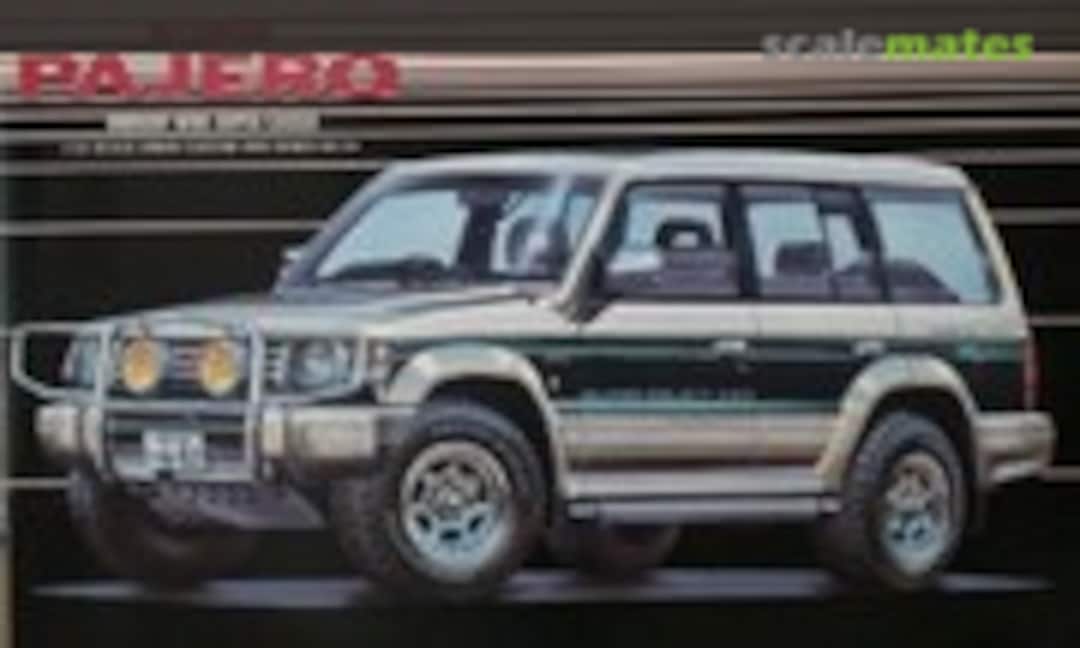 1:24 Mitsubishi Pajero (Aoshima 001325)