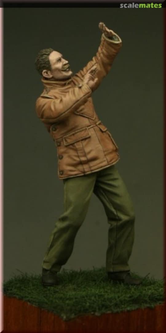 Boxart Sergeant Pilot (flying uniform), 4 Sqn RFC, Belgium 1915 TW54018 Tommy's War Boxart Sergeant Pilot (flying uniform), 4 Sqn RFC, Belgium 1915 TW54018 Tommy's War