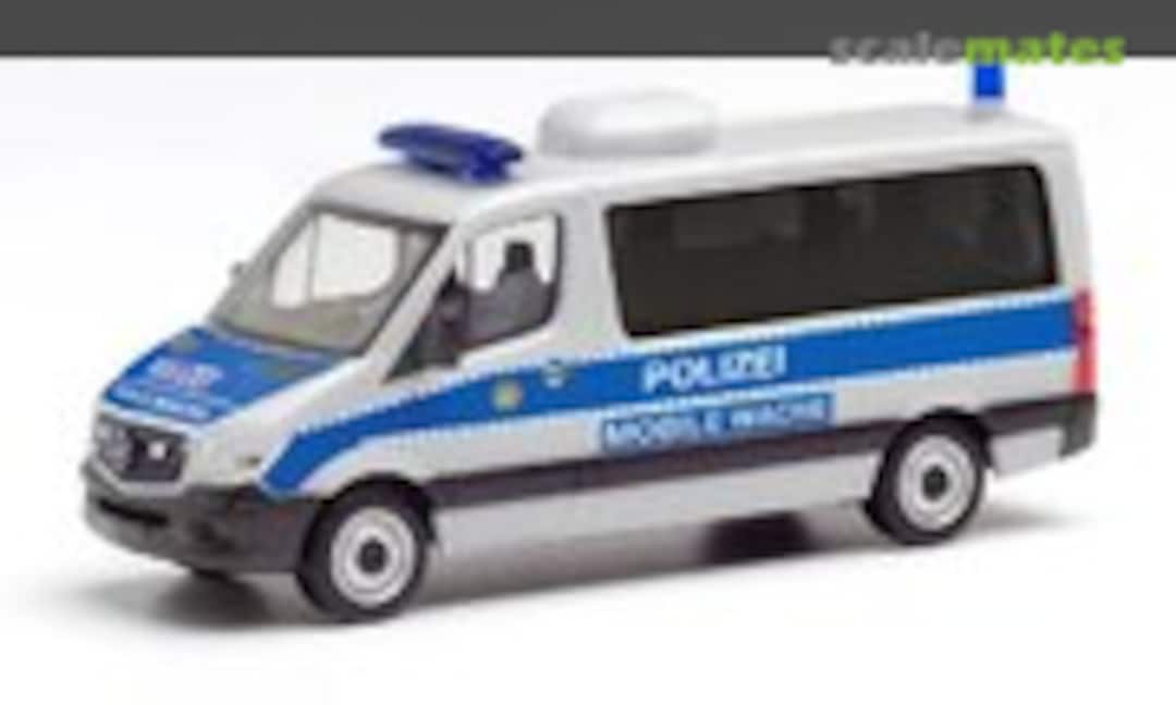 1:87 Mercedes Benz Sprinter `13 Flachdach Bus &quot;Polizei Berlin - Mobile Wache&quot; (Herpa 095747)