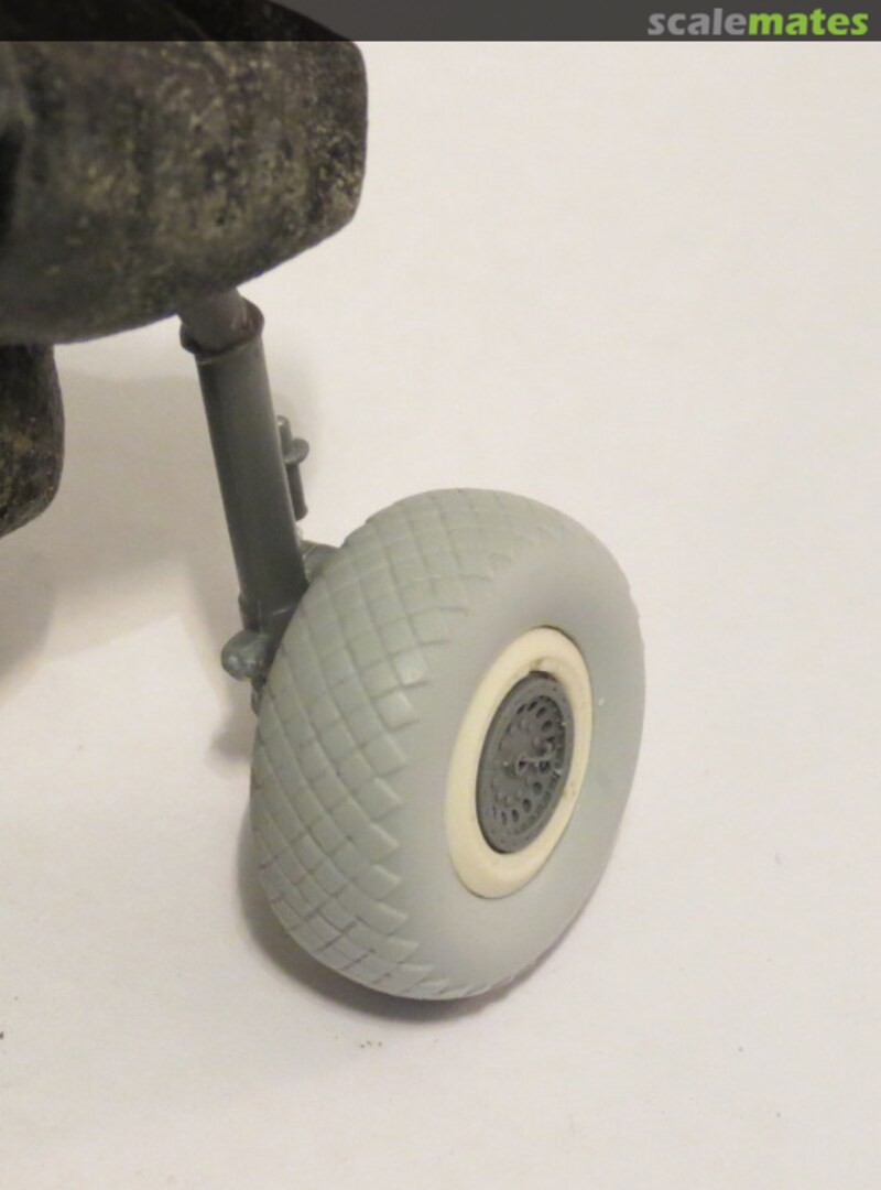 Boxart B-17 Diamond Tread Tire Upgrade Set - 10PCS AC48007 RESIN2detail Boxart B-17 Diamond Tread Tire Upgrade Set - 10PCS AC48007 RESIN2detail