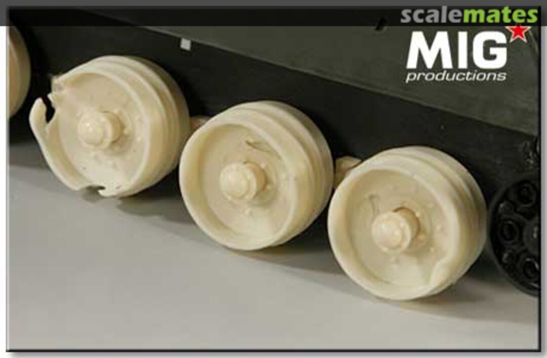 Boxart burnt out T55/T62 Wheels rw35-251 MIG Productions Boxart burnt out T55/T62 Wheels rw35-251 MIG Productions