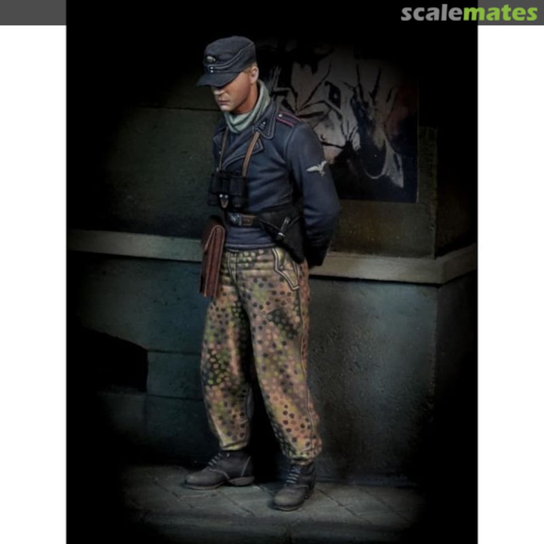 Boxart Tanker with arms backward 878 Royal Model Boxart Tanker with arms backward 878 Royal Model