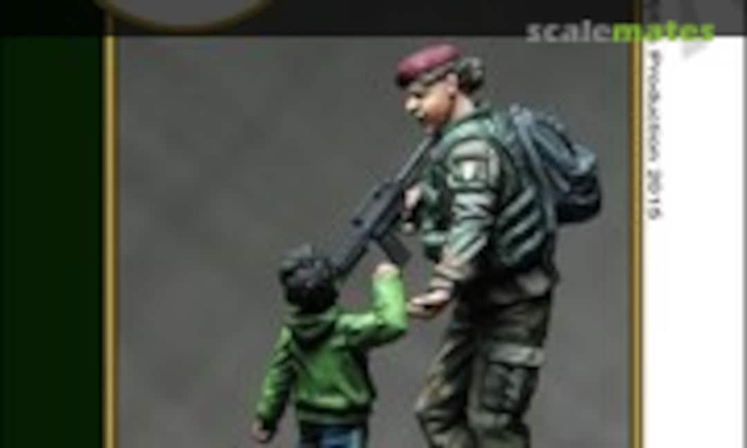 1:35 Italian Female soldier with a kid (Djiti's Production 35061) 35061