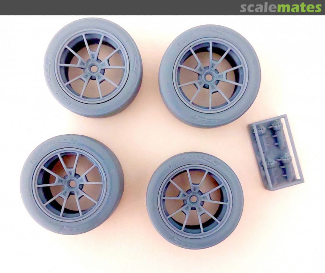 Boxart BMW M4 GT3 wheels & Pirelli tyres SL01-036A ScaleLab_24