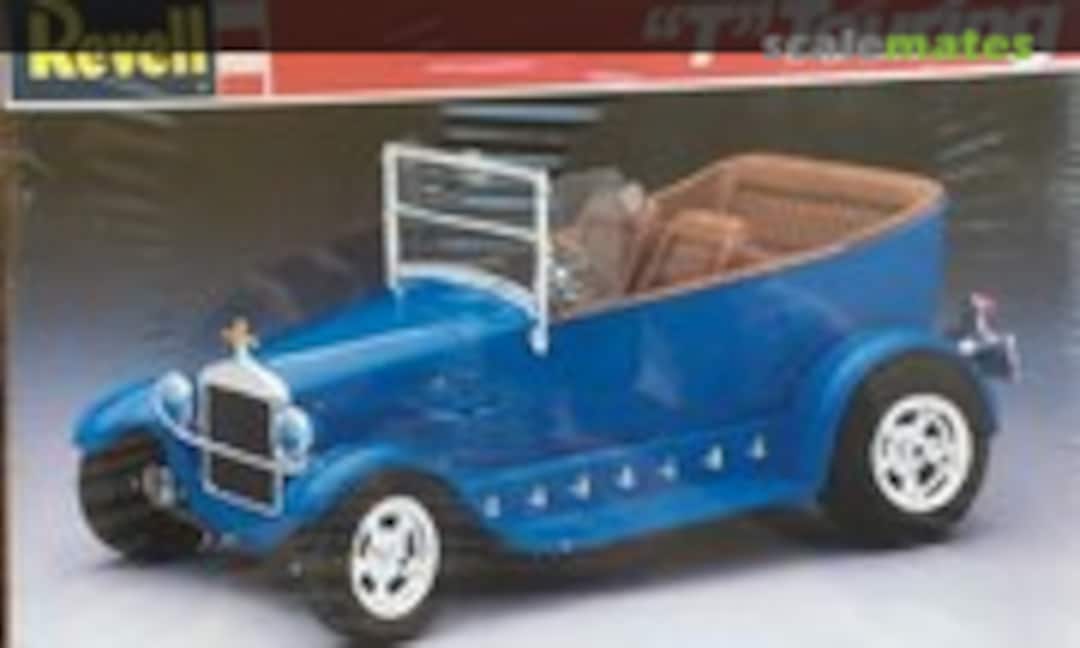 1:25 &quot;T&quot; Touring (Revell 7144)