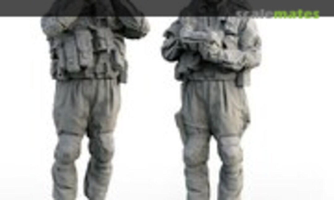 1:35 Set: 2 Russian army soldiers (Assault Models 35A07) 35A07