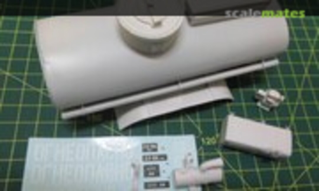 1:35 Fuel refueler KAMAZ-5320 AC-8.7 (Customfactory CF35075) CF35075