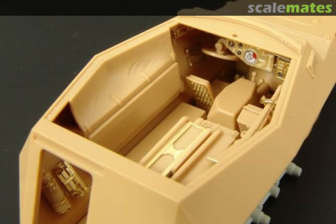 Boxart Sd.Kfz. 250/3 Interior HLX48236 Hauler Boxart Sd.Kfz. 250/3 Interior HLX48236 Hauler