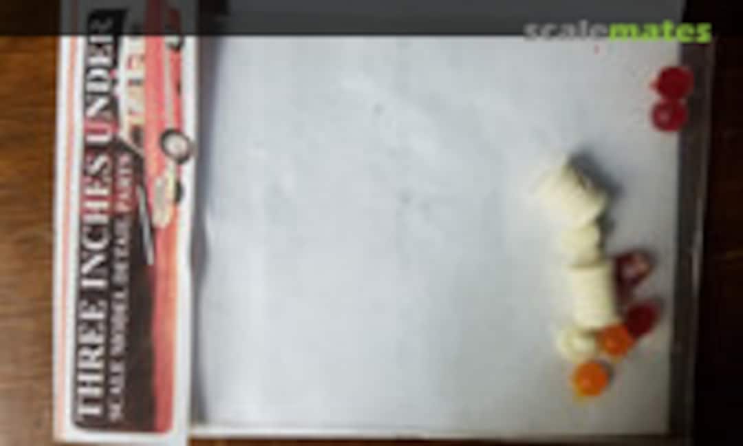 1:25 Adam-Twelve Red Roof Light Cans (Three Inches Under 25001) 25001