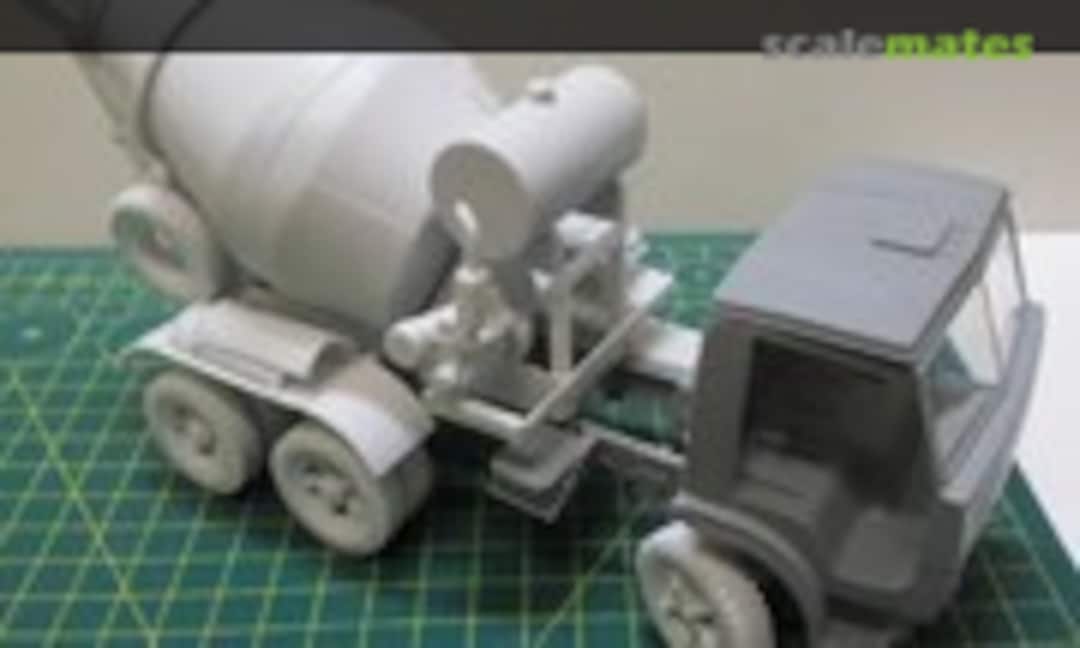 1:35 Kamaz mixer SB-92V-1 (Customfactory CF35080)