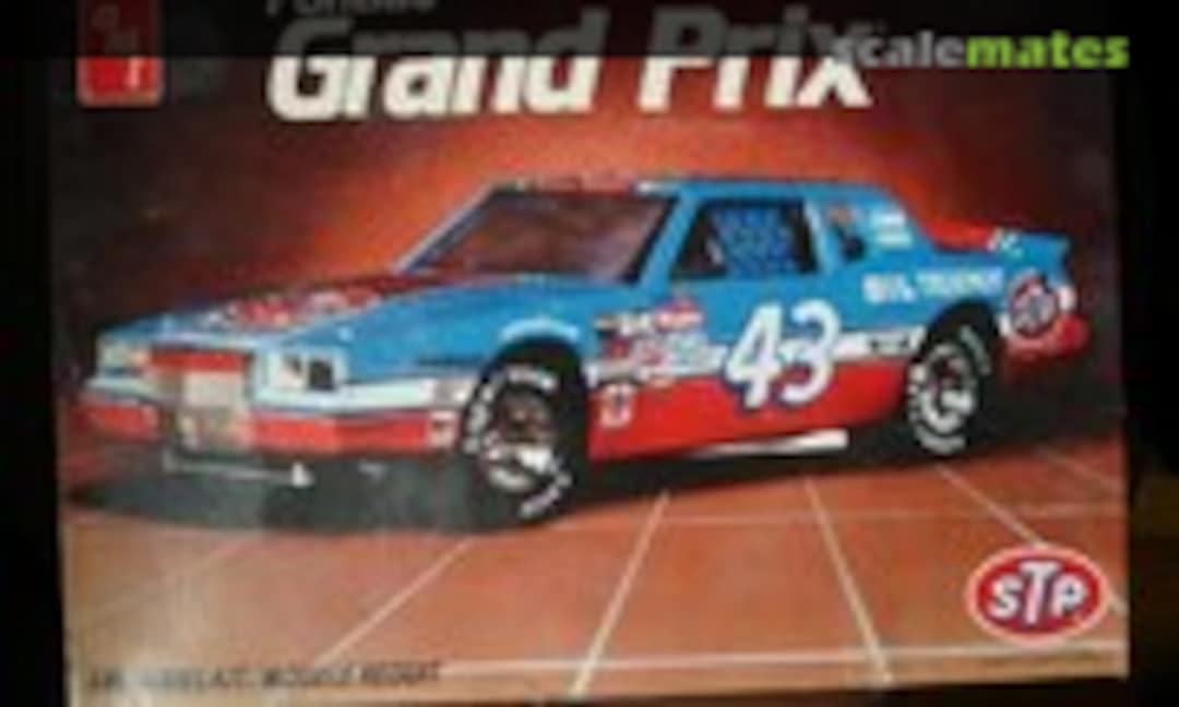 1:16 STP Pontiac Grand Prix (AMT 6741)
