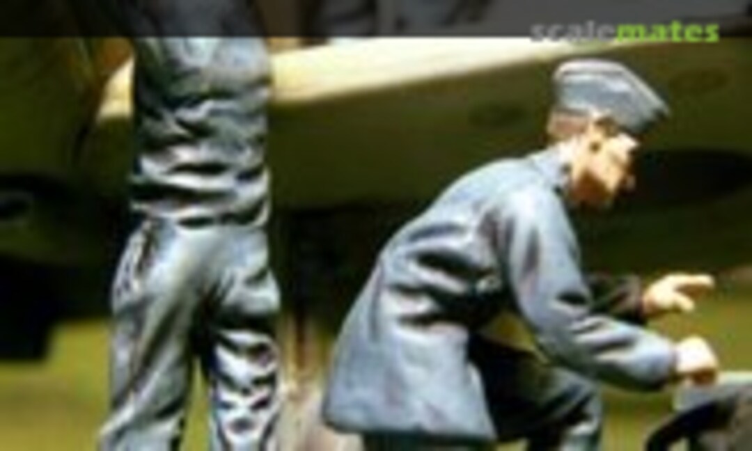 1:48 RAF Mechanics working on an Aircraft (Dartmoor Military Models 48A015) 48A015