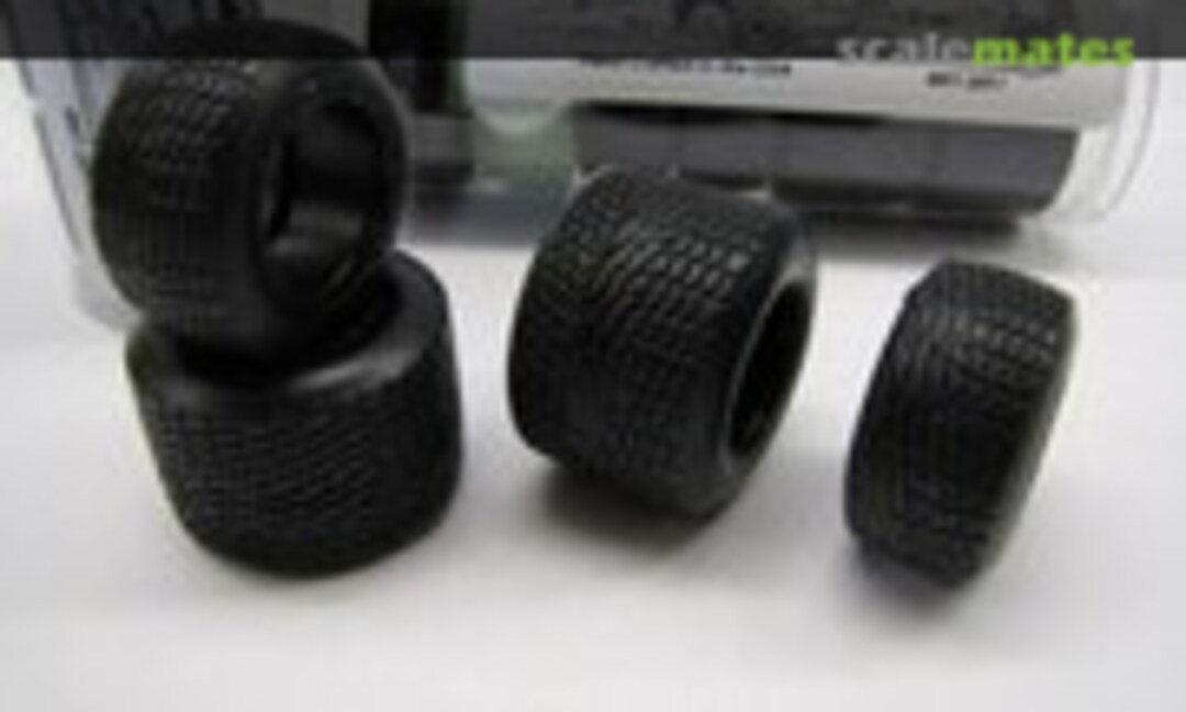 1:20 Asymmetrical Rain Tires (Icon Automotive Miniatures RT-2017)