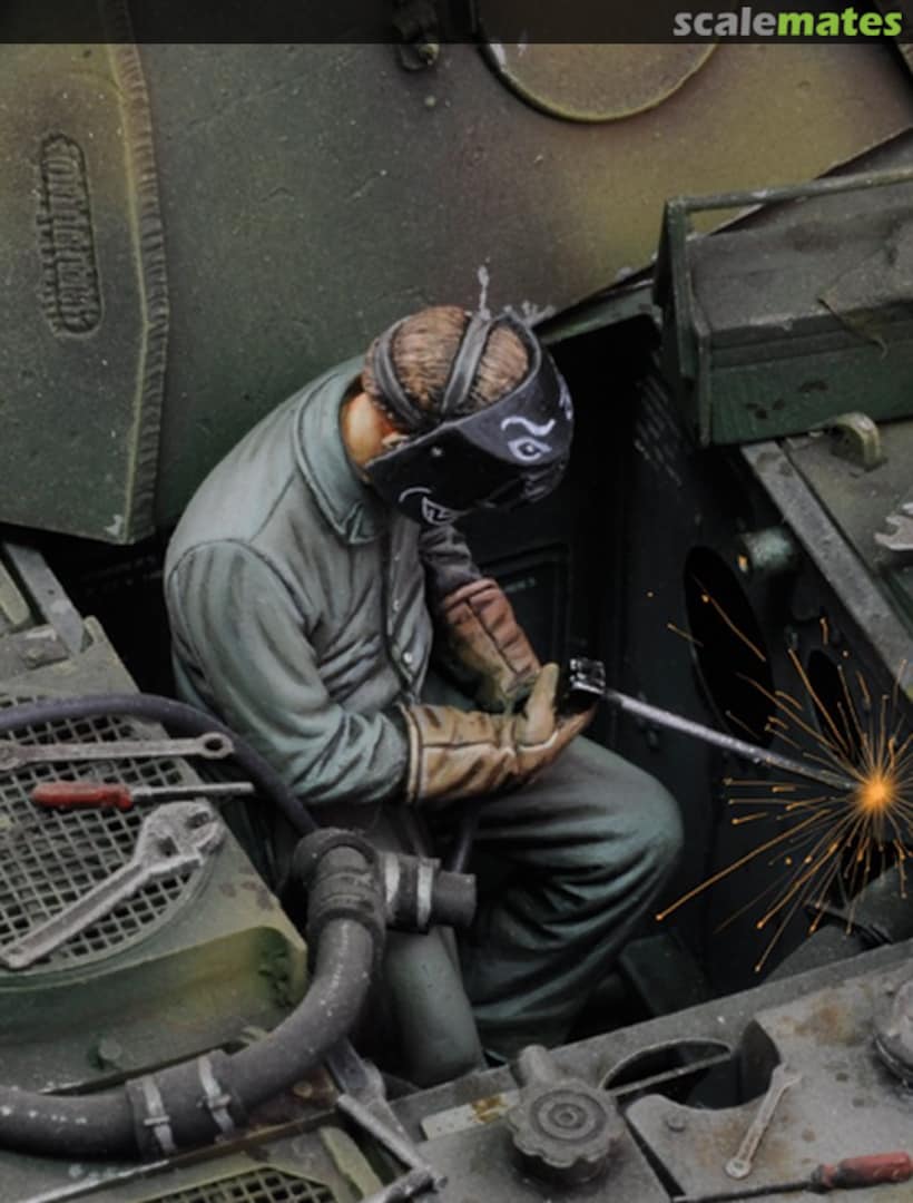 Boxart Man Using Electric Welder No.1 683 Royal Model Boxart Man Using Electric Welder No.1 683 Royal Model