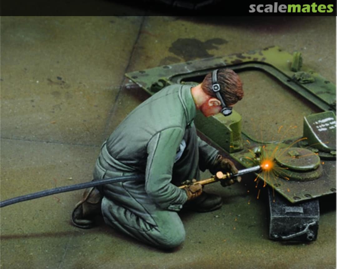 Boxart Man Using Electric Welder No.2 684 Royal Model Boxart Man Using Electric Welder No.2 684 Royal Model