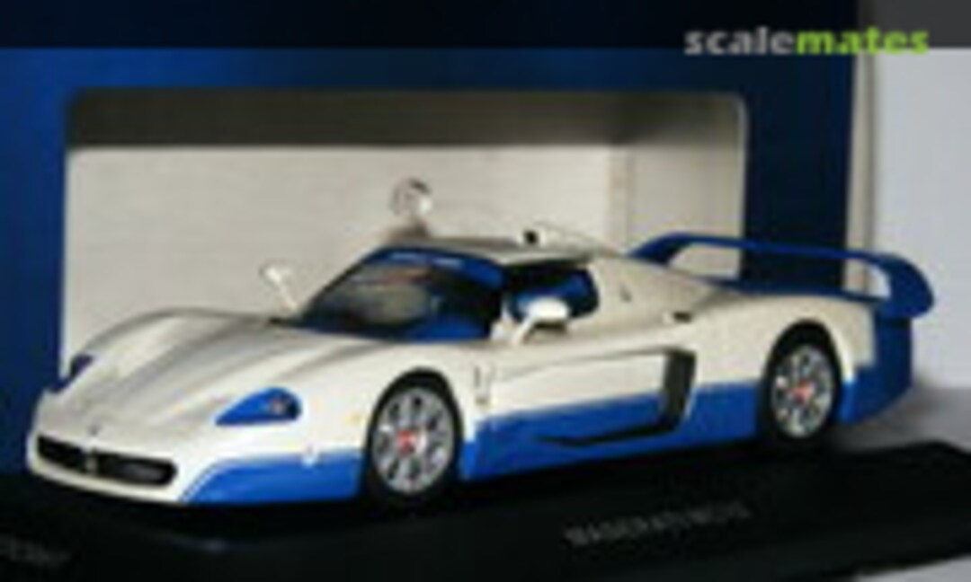 Maserati MC12 (IXO Models MOC041)