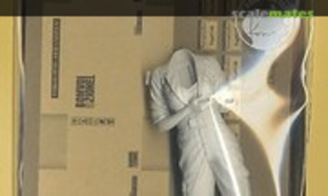 1:20 Female Mechanic (B) (Brick Works Series 4) Series 4