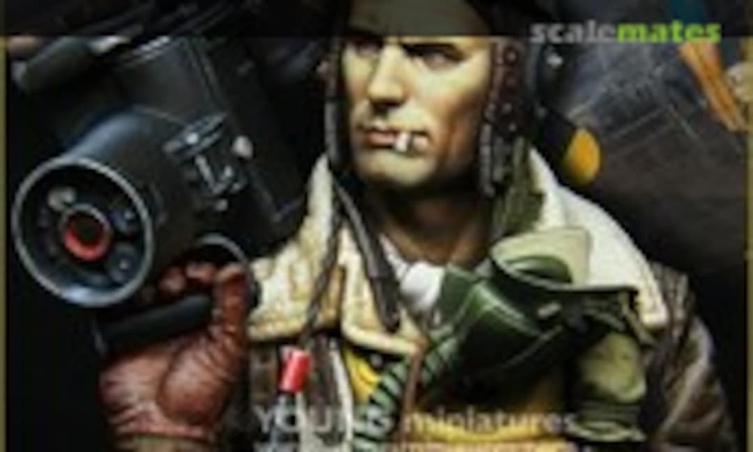 1:10 B-17 Crew with K20 Camera (Young Miniatures YM1872)