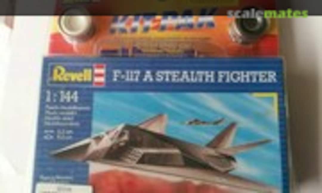 1:144 F-117 A Stealth Fighter (Revell S2206)