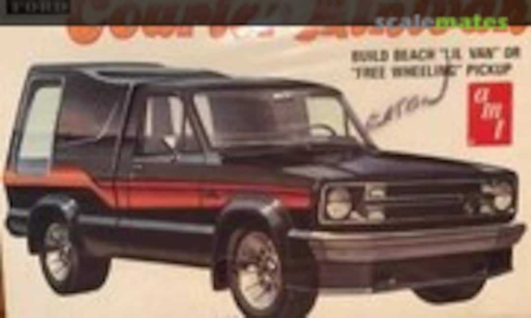 1:25 Ford Courier Minivan (AMT 2701)