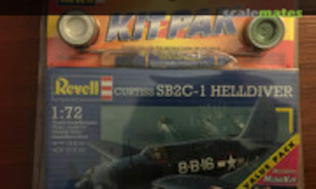 1:72 Kit Pak Curtiss SB2C-1 Helldiver (Revell 04142)