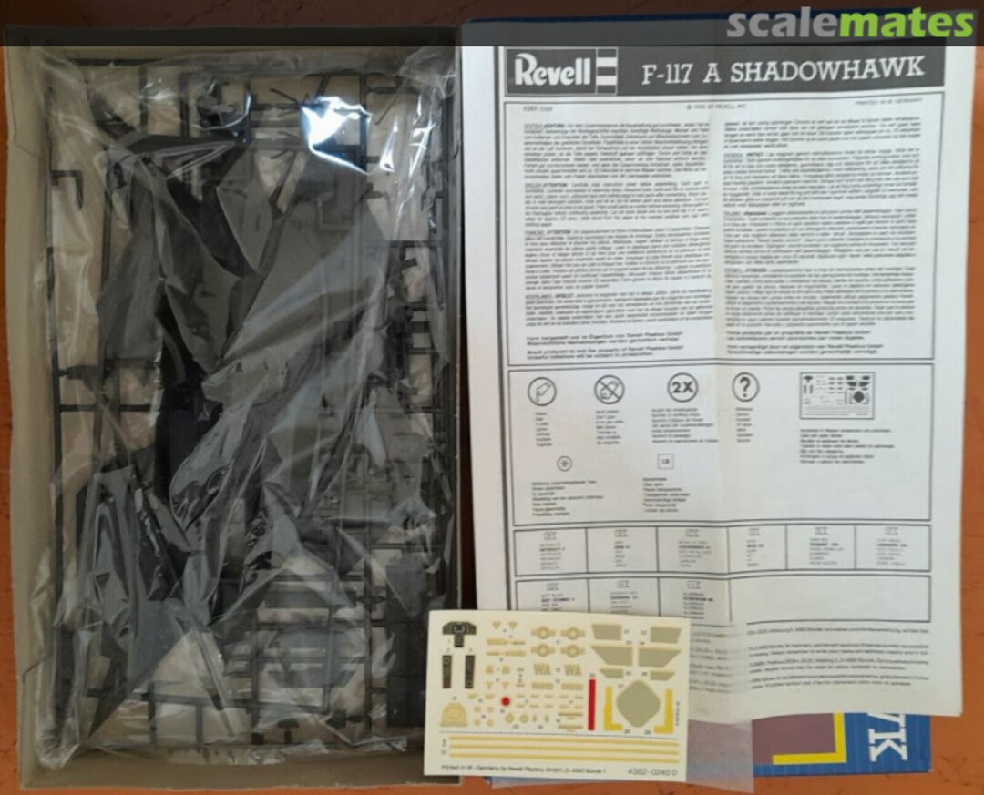 Contents F-117 A Shadowhawk 4382 Revell/Lodela Contents F-117 A Shadowhawk 4382 Revell/Lodela