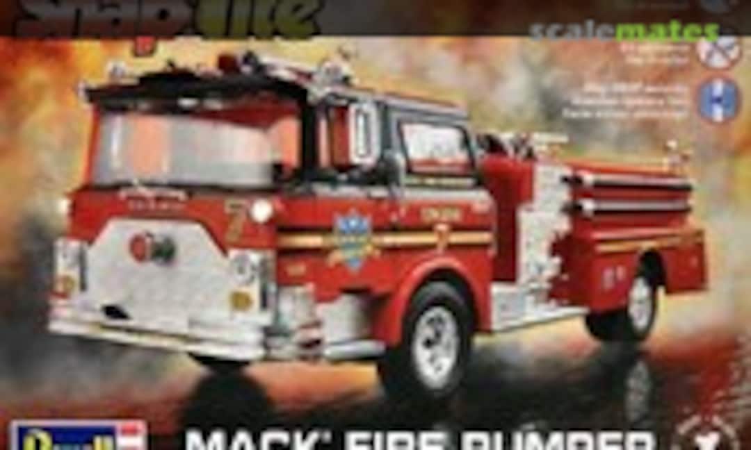 1:32 Mack Fire Pumper (Revell 85-1945)