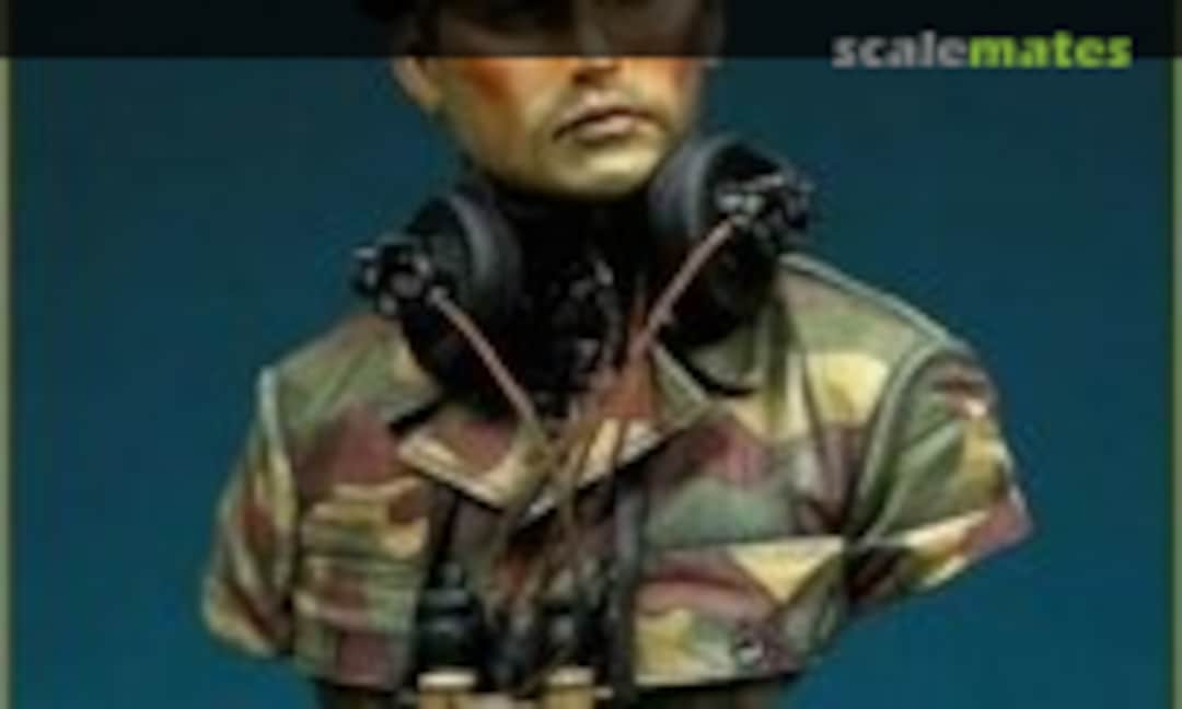 1:10 SS Panzer Officer Normandie 1944 (Young Miniatures YM1805) YM1805