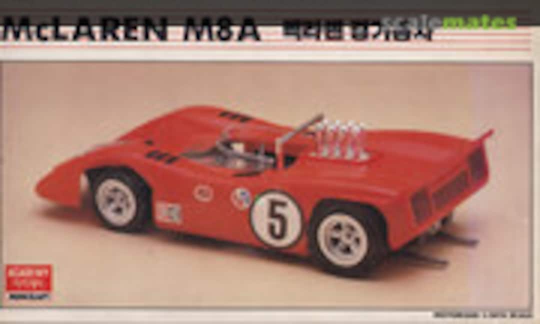 1:24 McLaren M8A (Academy/Minicraft 1529) 1529