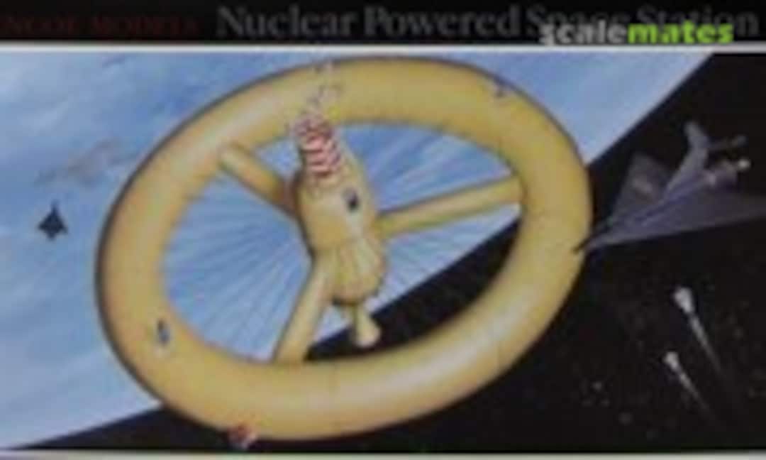 1:300 Nuclear Powered Space Station (Glencoe Models 06909) 06909